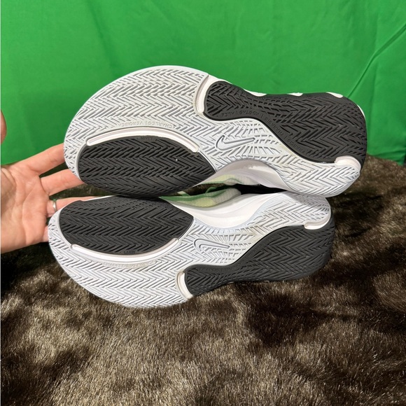 Nike Giannis Immortality 2 Basketball Shoes Men’s 9 White Black DM0825-101 - Picture 6 of 8